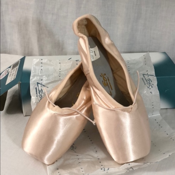 LEO's Inspiration 3/4 Pointe Ballet Shoes W: B #53 - Picture 2 of 4
